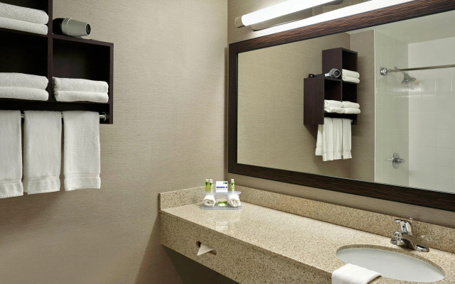 Holiday Inn Express Hotel Naples Downtown - 5th Avenue