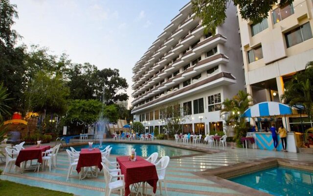 Charoen Hotel