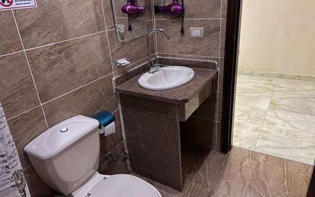 Grand Pyramids View Guesthouse