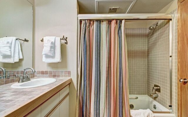 1926 Soda Springs Ii 3 Bedroom Townhouse by RedAwning