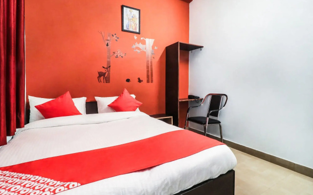 OYO 24228 Hotel Hans