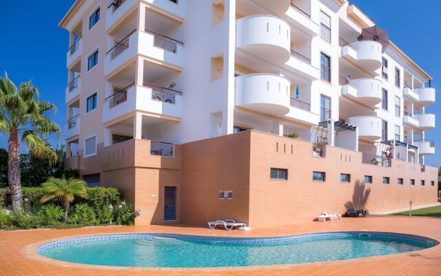 A04 - Large Modern 1 bed Apartment with pool by DreamAlgarve