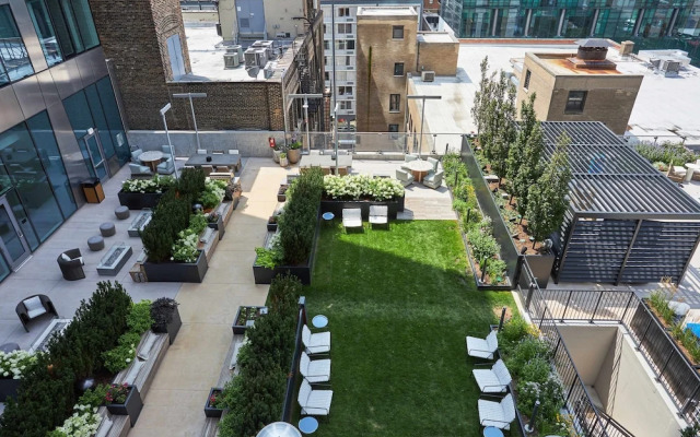 Top-tier Stay 49th Fl Lakefront City Views