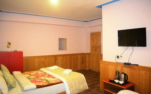 Rufina Lachung De'Crown