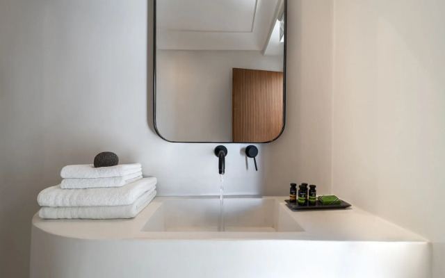 Akra Suites & Spa