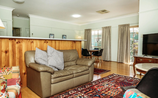 Country Pathfinder Motor Inn