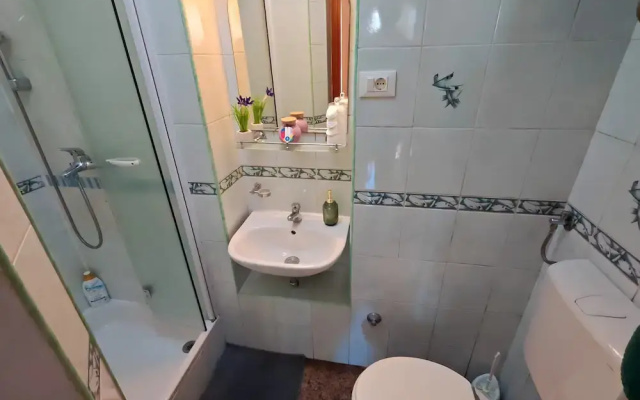 One Bedroom Apartment