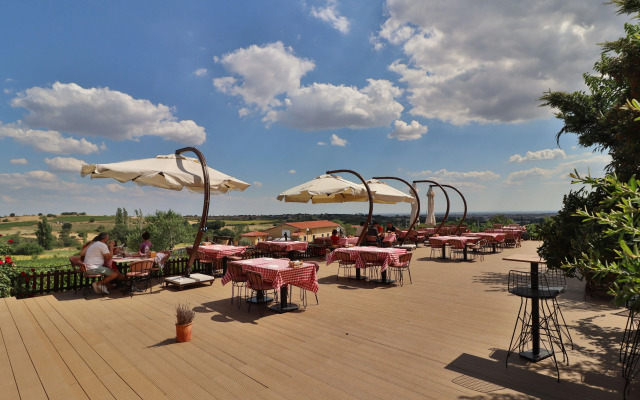 Dessera Vineyards Hotel