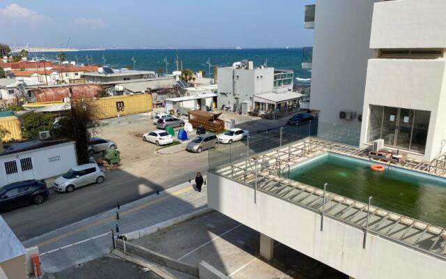 Central, by sea, seaview, renovated 1 bedroom flat