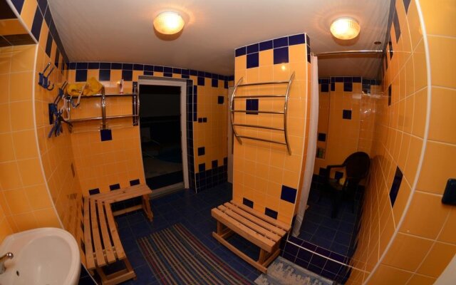 Relax House