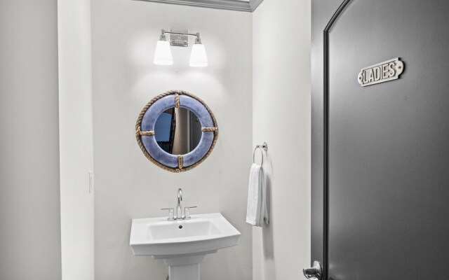 Make a Big Splash in 7BR Lake Norman Home!