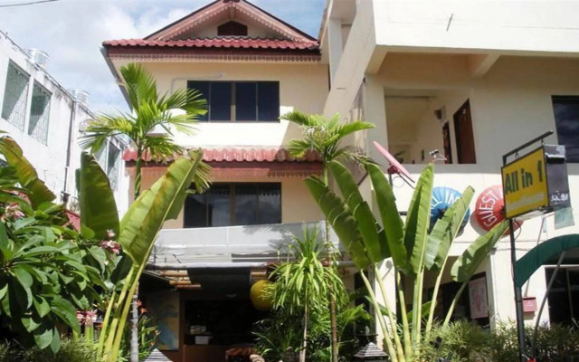 All In 1 Guesthouse Chiang Mai