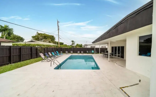 Elegant Home With Heated Pool