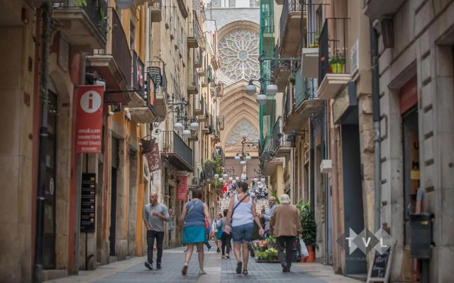 TH143 Studio Old Town