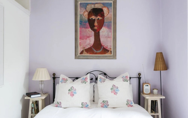 The Hummingbird Distinctive Kensington 1-bed Flat