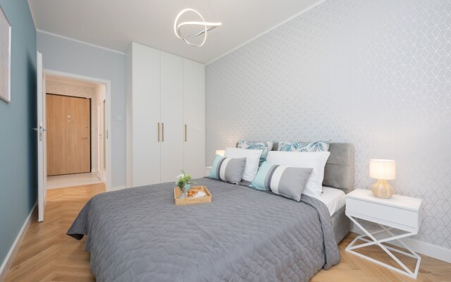 Zajezdnia Wrzeszcz Apartment by Renters