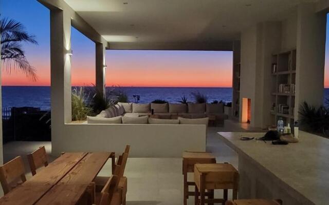 Topia Retreat - Surf Suite Sur