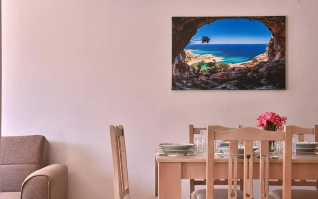 Best Family Friendly Villa Near Lake Kournas