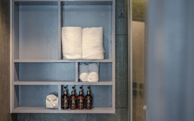 Infinity Sky Pool Walk to BeachC182