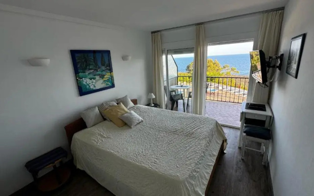 Apartamentos y Bungalows Cala Llevadó
