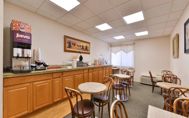 Country Inn & Suites by Radisson, Pierre, SD