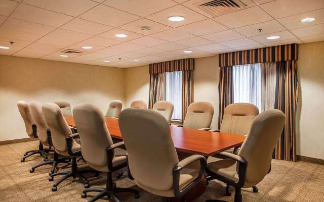 Comfort Inn & Suites Somerset - New Brunswick