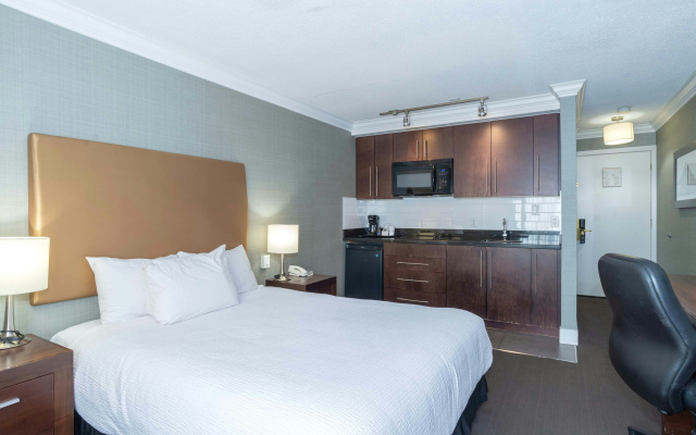 Sandman Hotel Vernon