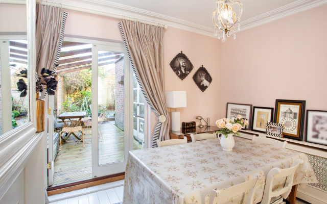 Situated within moments of the High Street and Theatre Royal