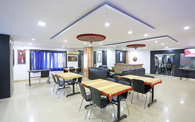 OYO 2794 Hotel Plaza Inn