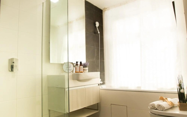 Cozy contemporary homestay @ Suasana suites