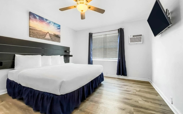 Hollywood Beach Seaside