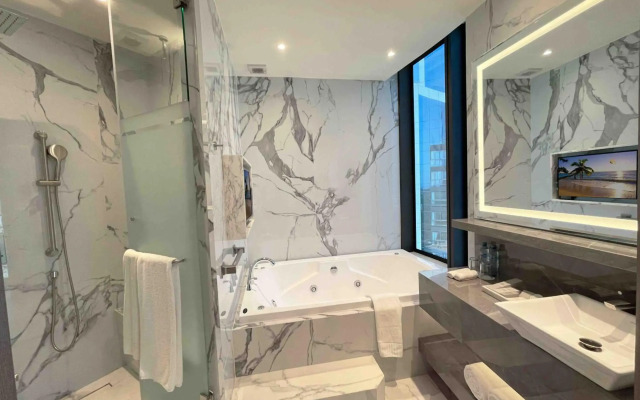 Safi Royal Luxury Metropolitan