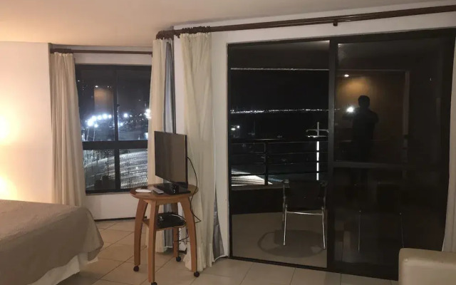 Flats Iate Plaza