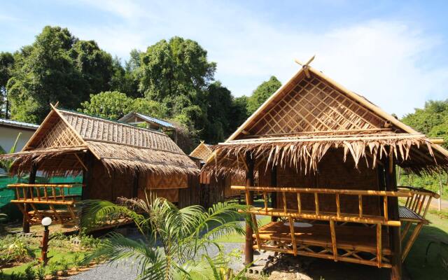 Phuhaya Bamboo Bungalows