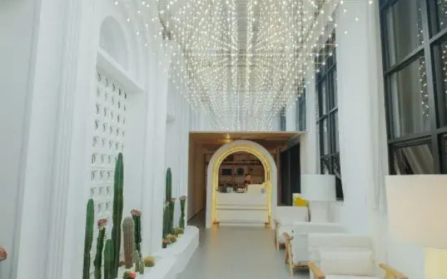 Dali Jumo High-end Light Luxury Homestay (Gucheng Nanmen Branch)