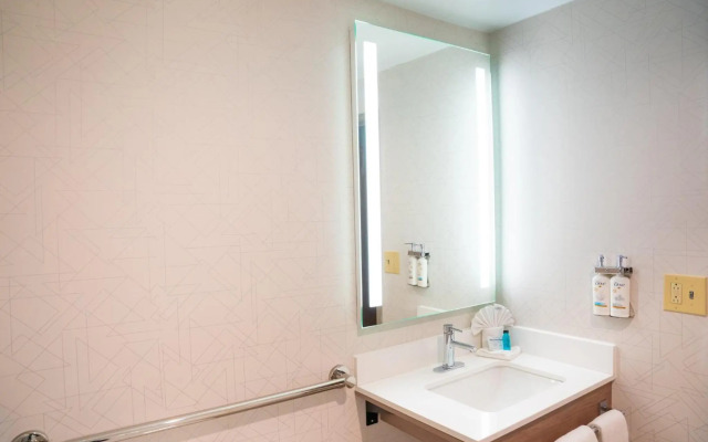 Holiday Inn Express Hotel & Suites West Chester by IHG