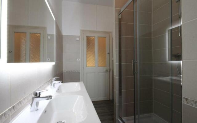 Gîte Neuvy-au-Houlme, 5 pièces, 9 personnes - FR-1-497-11