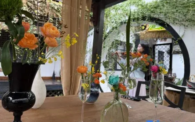 The Manci Jiangnan Courtyard Airbnb