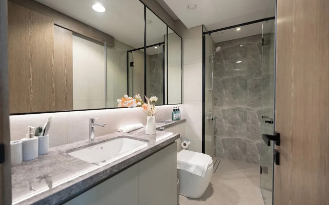 KeyRock Living - Premium Apt with Pool