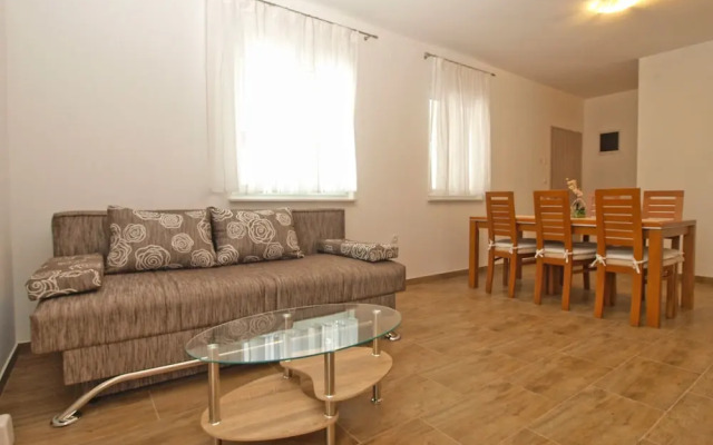Apartment 1670