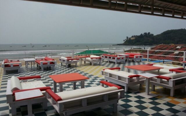 Cisco's Beach Shack and Cottages