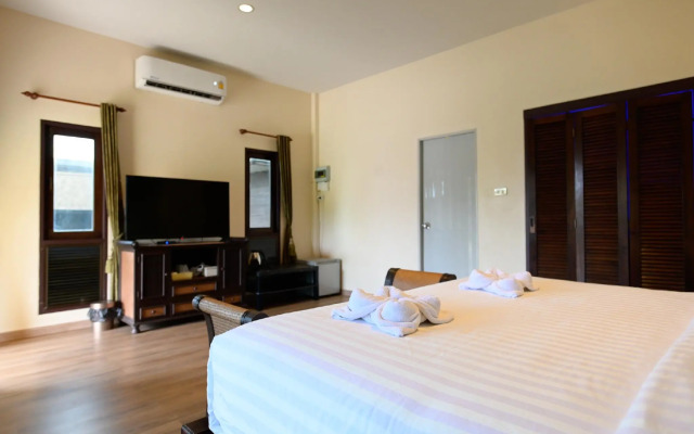 Saphli Villa Beach Resort