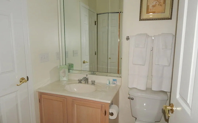 Four Seasons Racquet Club Condominiums