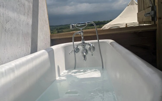 Immaculate Lotus Belle Tent Retreat, North Devon