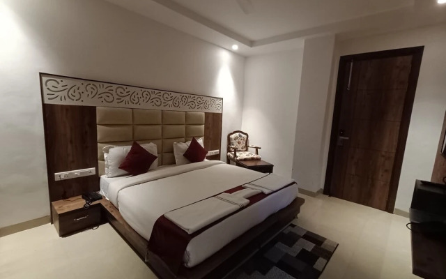 RR Hotel and Resort