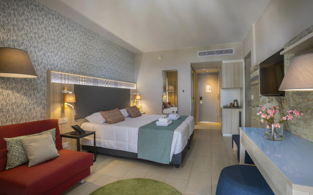 Leonardo Laura Beach & Splash Resort