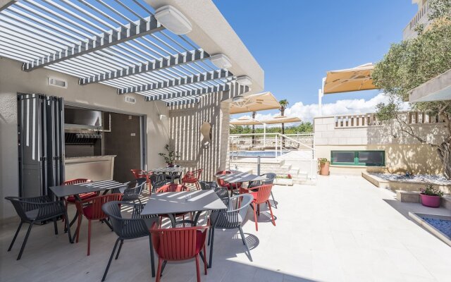 Apartments Dyana