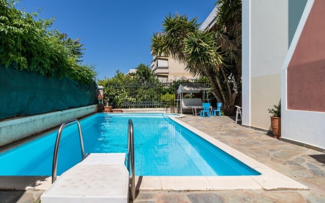 4 bdr Villa With Private Pool in Glyfada