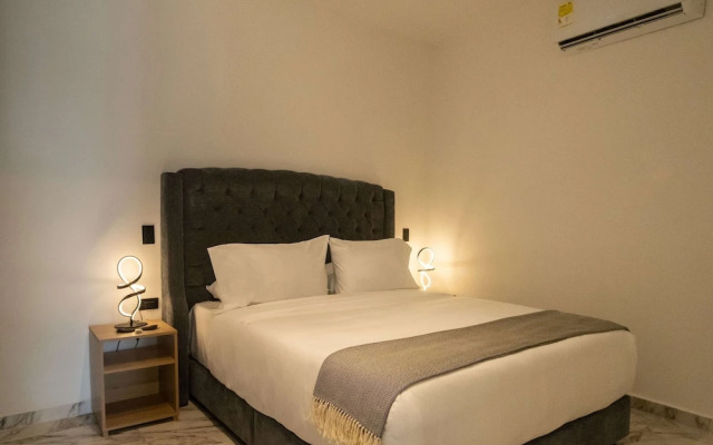 w Radiant 1BR w AC Near Ciudad Amurallada