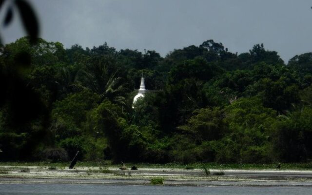 Jayasinghe Holiday Resort